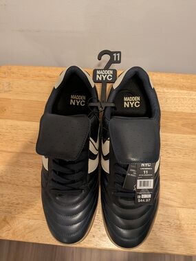 Madden NYC Men's Navy and White Trainer Sneakers